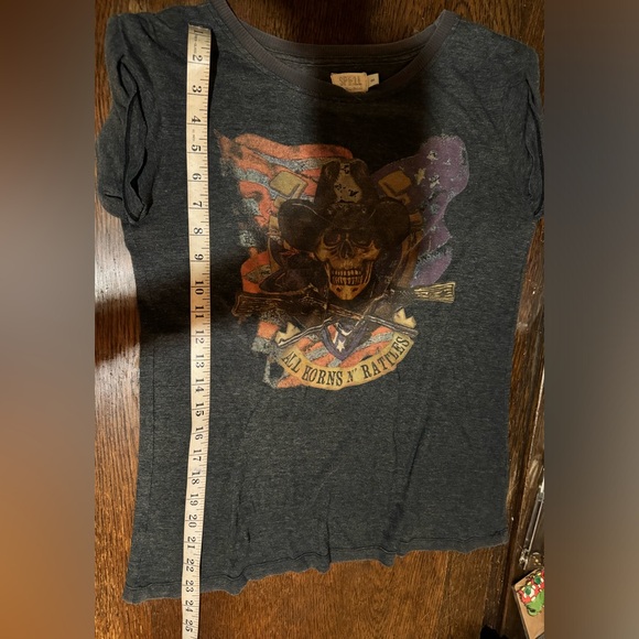 Spell Horns and Rattle Tee Size 8 🦄 - Picture 4 of 10